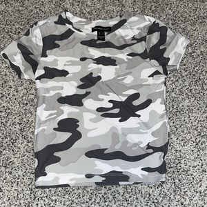 Gray camo short sleeve T-shirt
